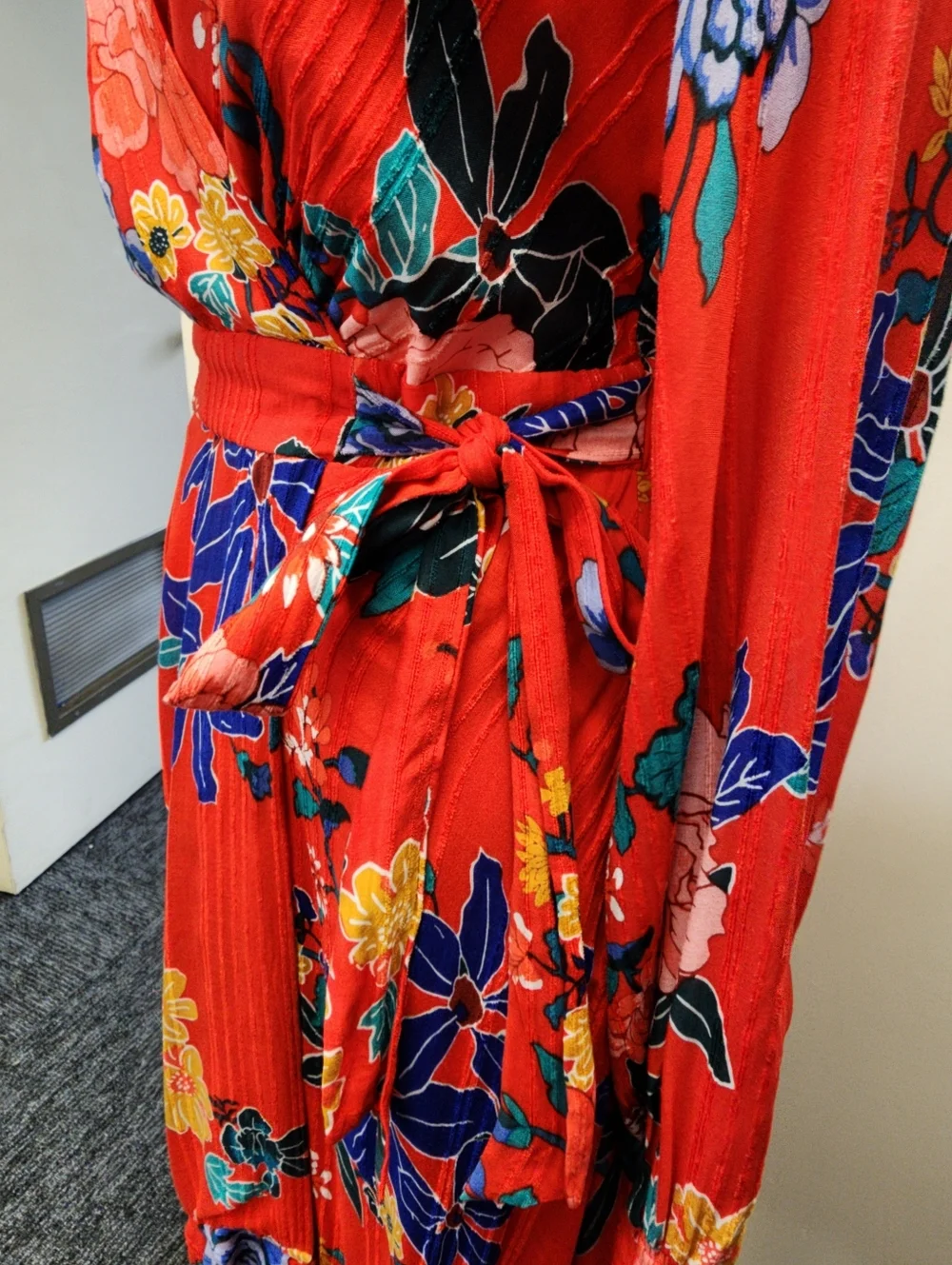 Anthropologie Red Floral Wrap Midi Dress Size 2 - Picture 4 of 10